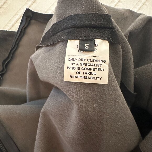 Juliette Longuet Black Suede Dress – Soft Luxe Texture, Timeless & Chic - Picture 4 of 4